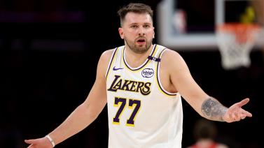 拉开了两球 拉开了两球